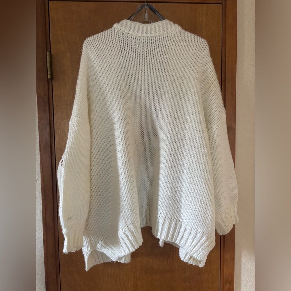 ARULA Cream oversized Cardigan with Tan Floral Details - Picture 5 of 8